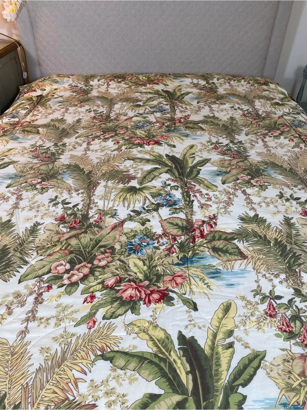 Vintage Lee Joda custom Floral Comforter in Multi-Color - Classic Home Bedding